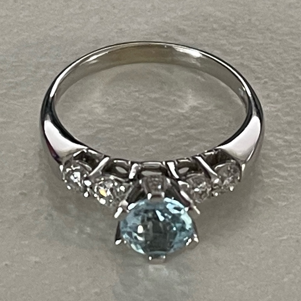 Genuine aquamarine and natural earth mined diamonds set in 14K solid white gold. - Picture 11 of 16